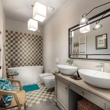 아파트 Modern Comfort With Terrace Inside
