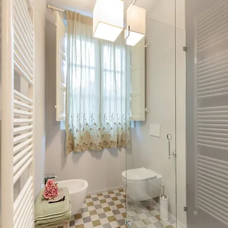 아파트 Modern Comfort With Terrace Inside